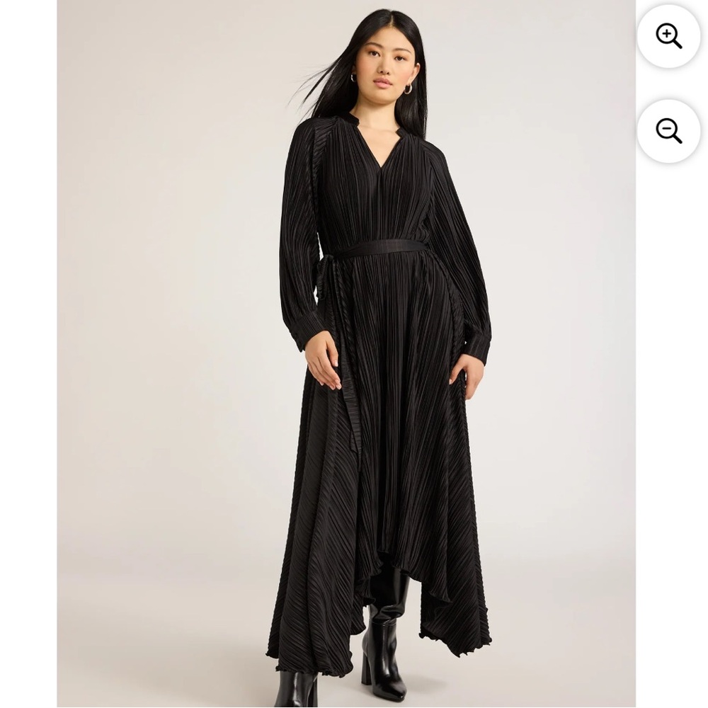 Scoop Handkerchief Hem Maxi Dreas